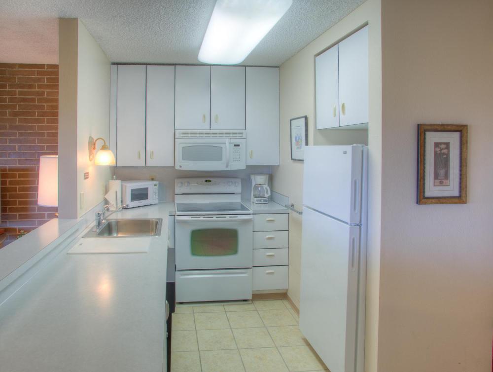 Deluxe One-Bedroom Apartment with Sea View - 314 - No Pets interior